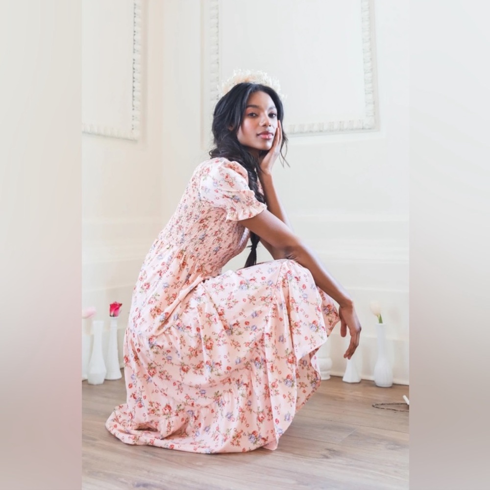 Ivy City Gardenia floral tiered smocked midi dress